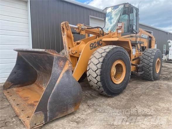 CASE 921C Pale gommate