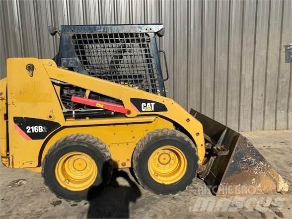 CAT 216B2 Mini Pale Gommate