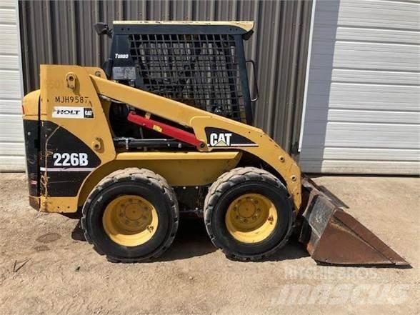 CAT 226B Mini Pale Gommate