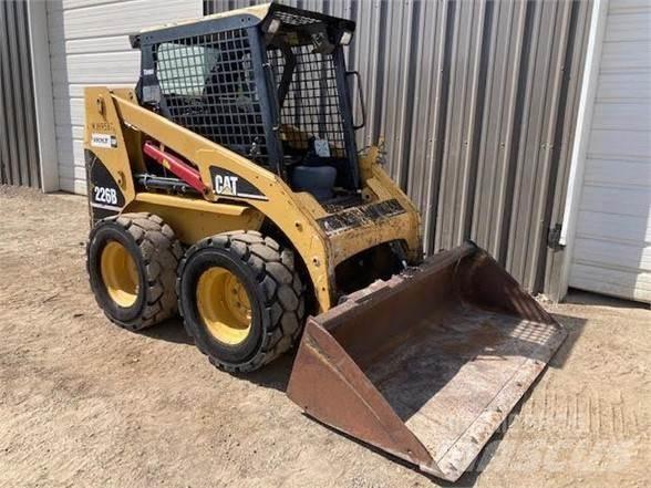 CAT 226B Mini Pale Gommate