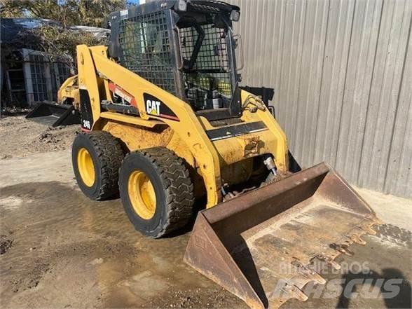 CAT 246 Mini Pale Gommate