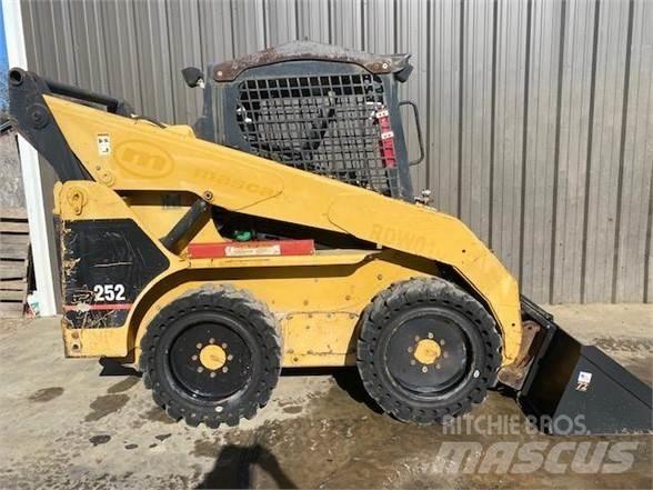 CAT 252 Mini Pale Gommate