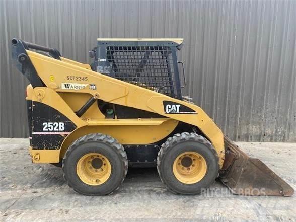 CAT 252B Mini Pale Gommate