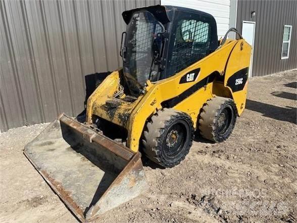 CAT 256C Mini Pale Gommate
