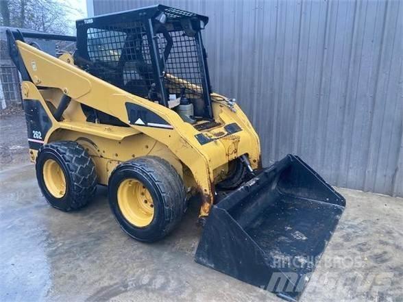 CAT 262 Mini Pale Gommate