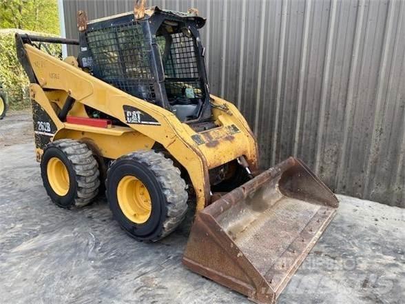 CAT 262B Mini Pale Gommate