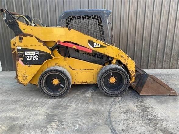 CAT 272C Mini Pale Gommate