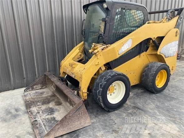 CAT 272C Mini Pale Gommate