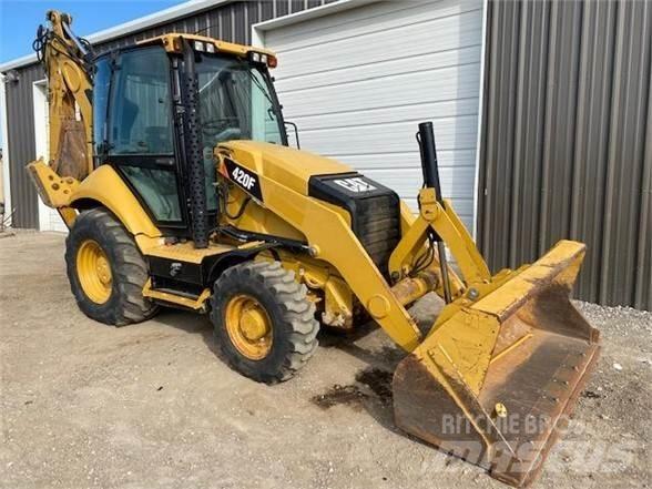 CAT 420F Terne