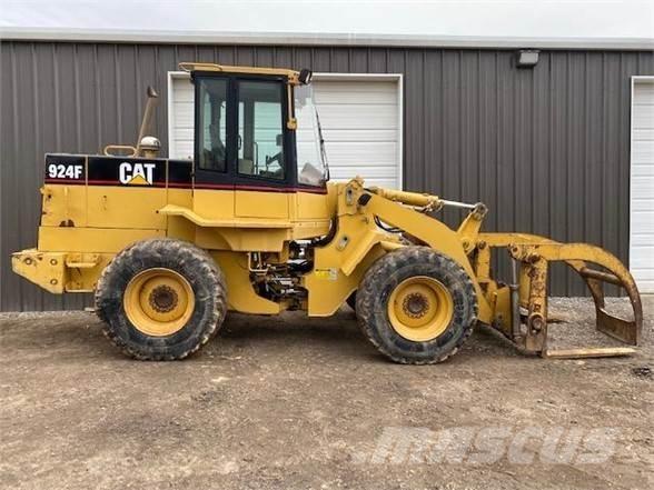 CAT 924F Pale gommate