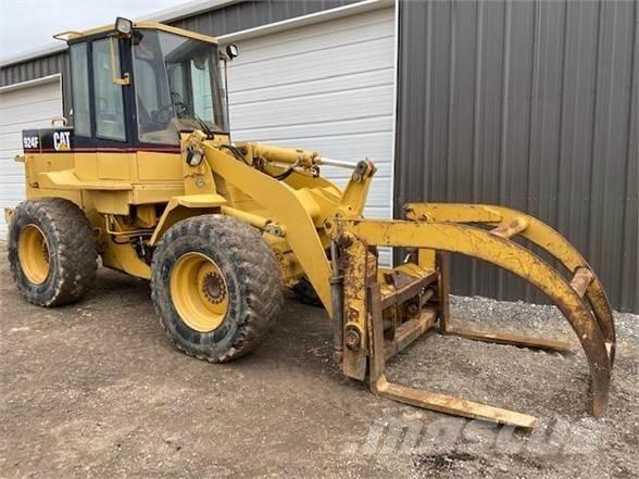 CAT 924F Pale gommate