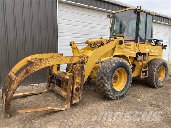 CAT 924F Pale gommate