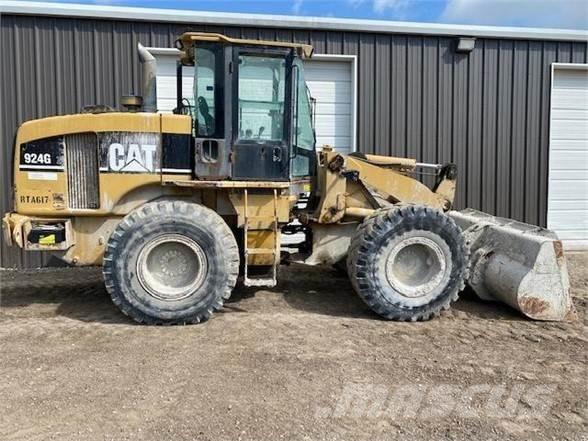CAT 924G Pale gommate