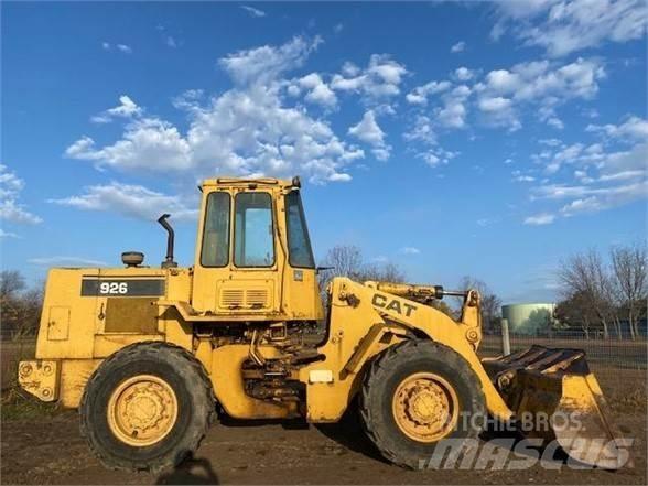 CAT 926 Pale gommate