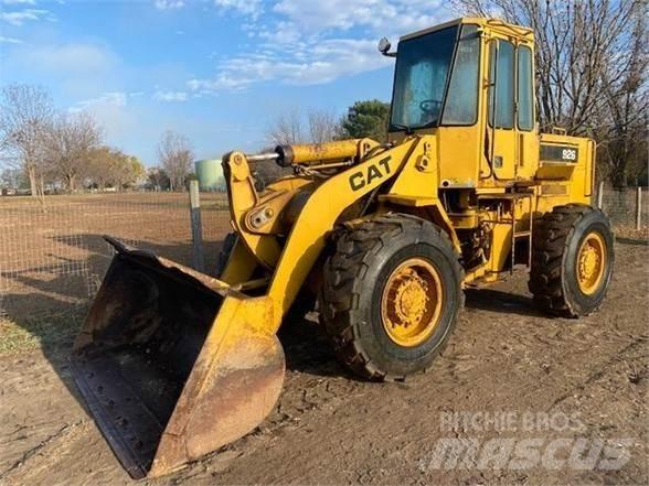 CAT 926 Pale gommate