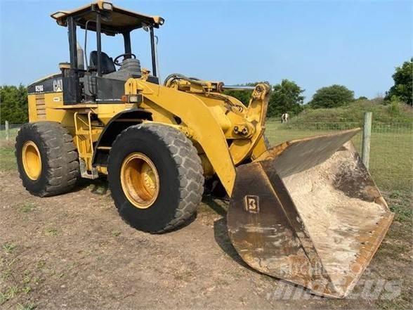 CAT 928G Pale gommate