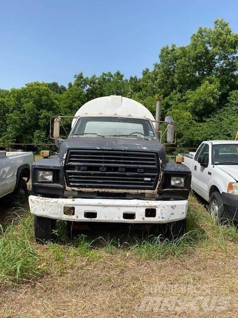 Ford F800 Cisterna