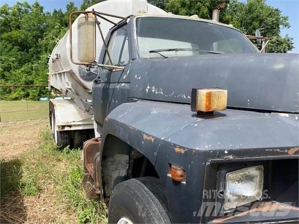 Ford F800 Cisterna