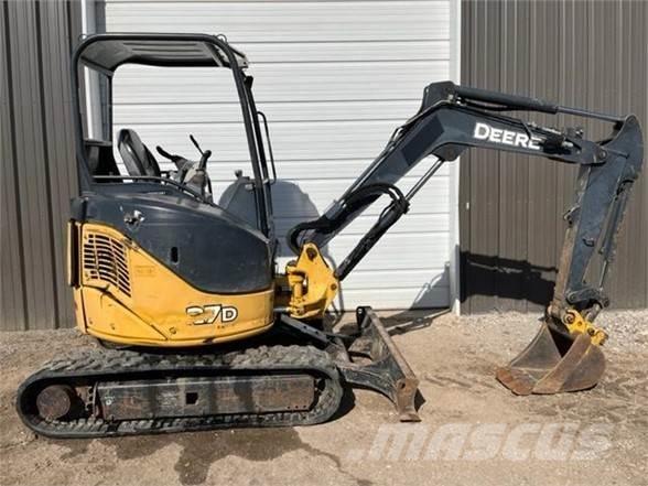 John Deere 27D Miniescavatori