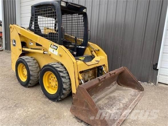 John Deere 315 Mini Pale Gommate
