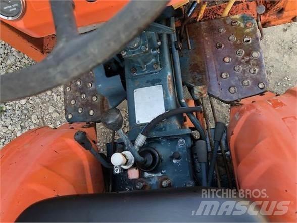 Kubota B7100 Trattori