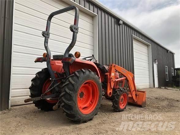 Kubota L3200 Trattori