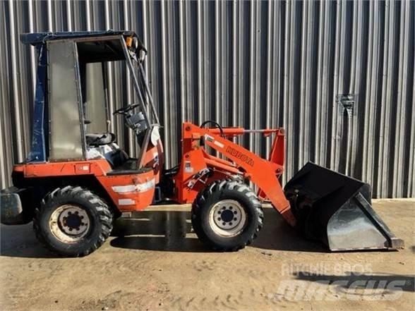 Kubota R420 Pale gommate