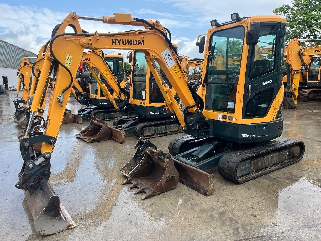 Hyundai R30 Z-9AK Miniescavatori