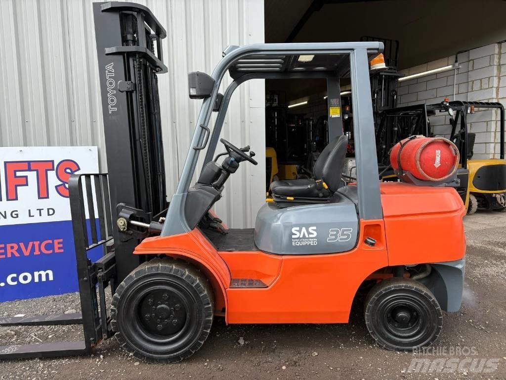 Toyota 7FGJ35 Carrelli elevatori GPL