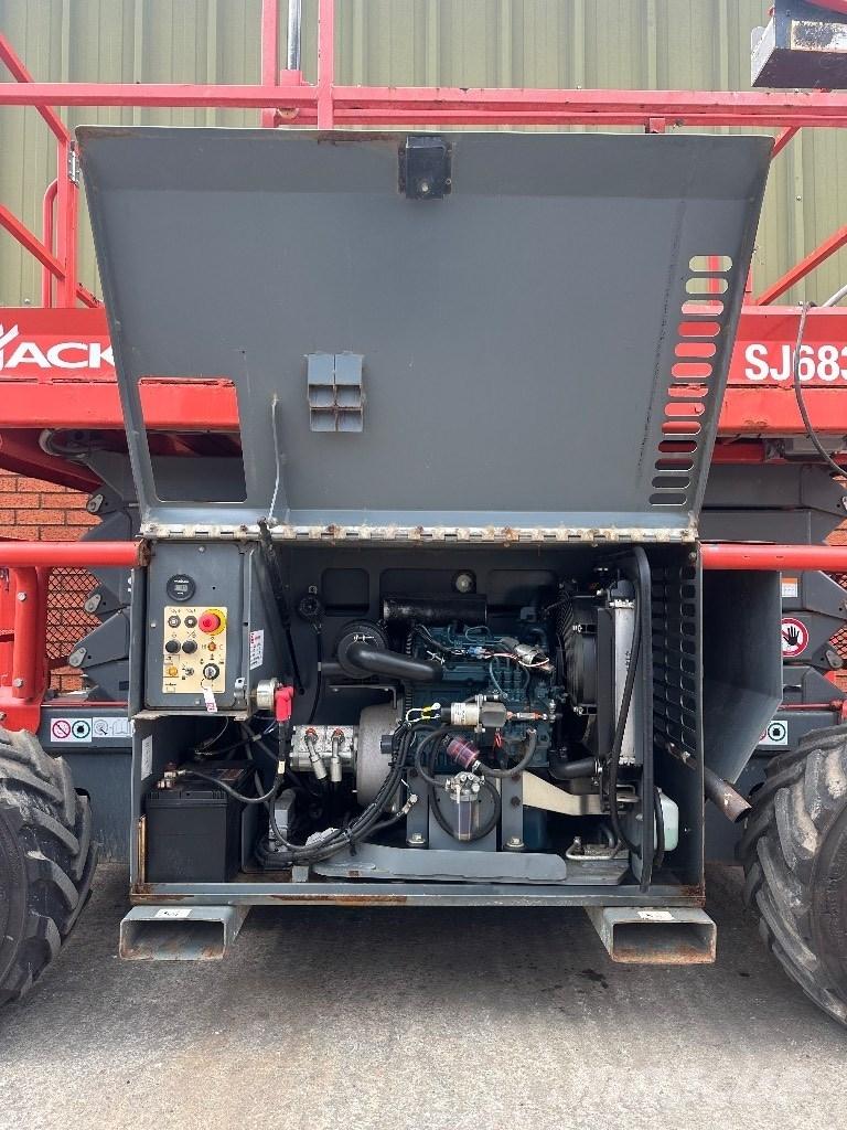 SkyJack SJ 6832 RT Piattaforme a pantografo