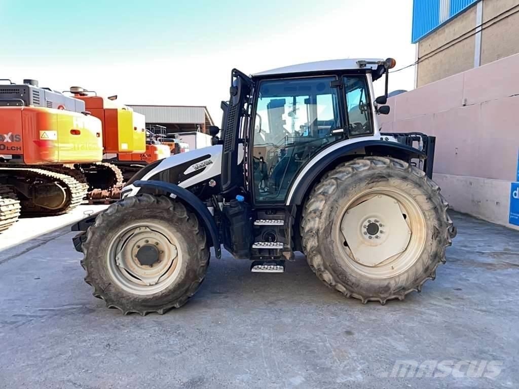 Valtra G115 Trattori