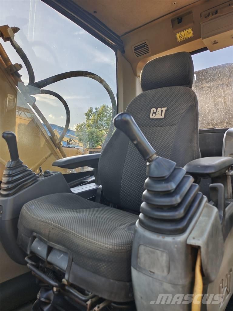 CAT 320 D 2 L Escavatori cingolati
