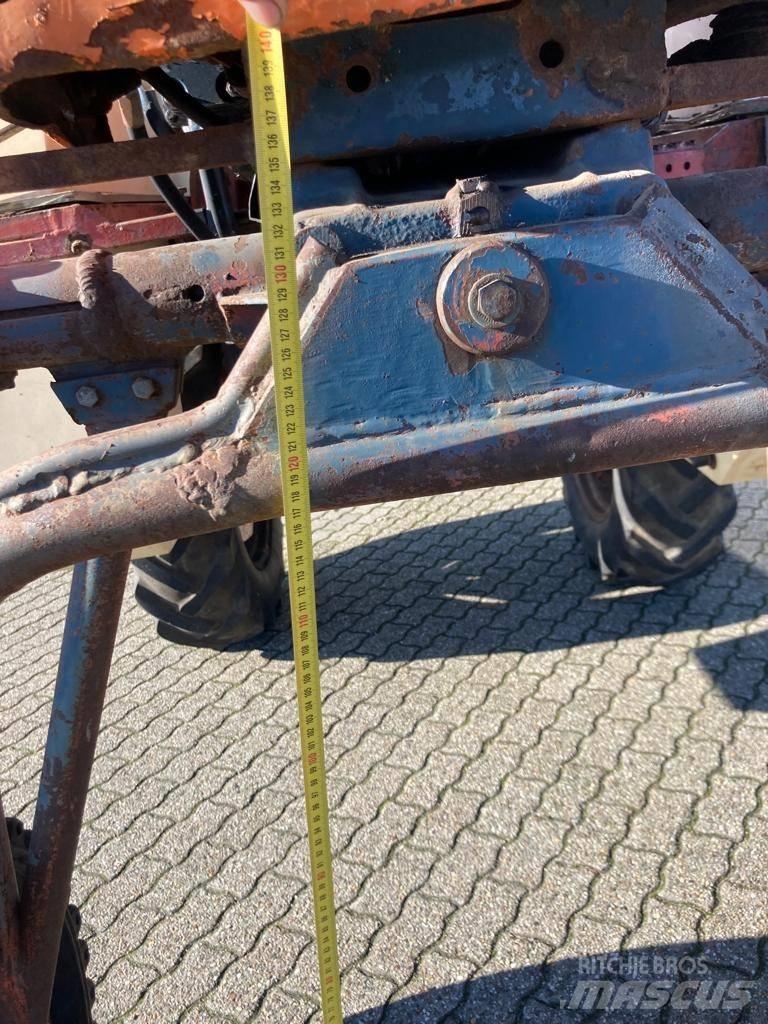 Universal 640V Trattori