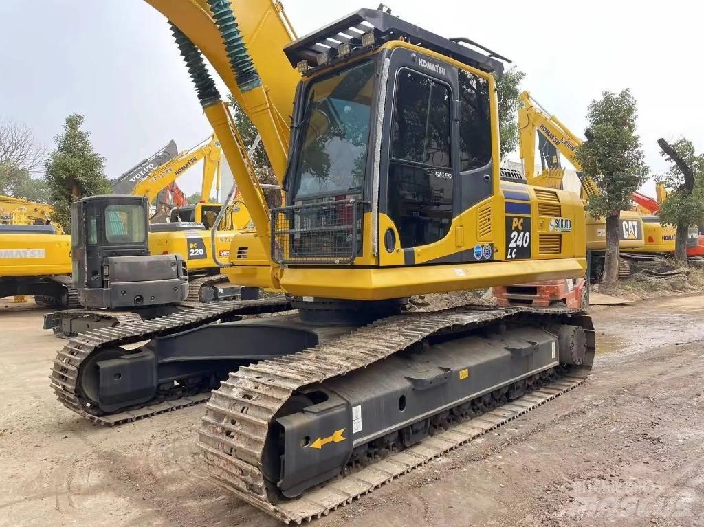 Komatsu PC240-8 Escavatori cingolati