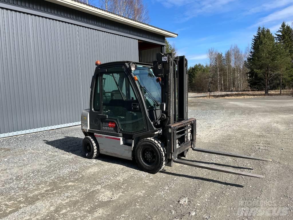 Nissan UD02A25P0 Carrelli elevatori GPL