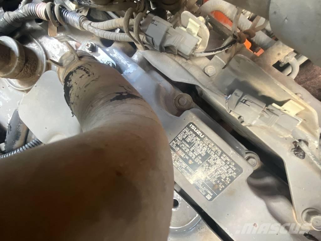 Hitachi ZX 135 US-6 Escavatori cingolati