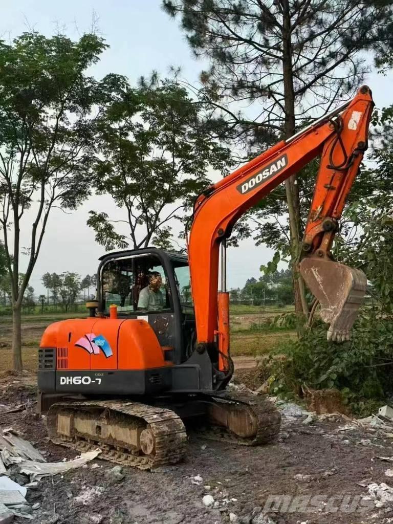 Doosan DH 60 Miniescavatori