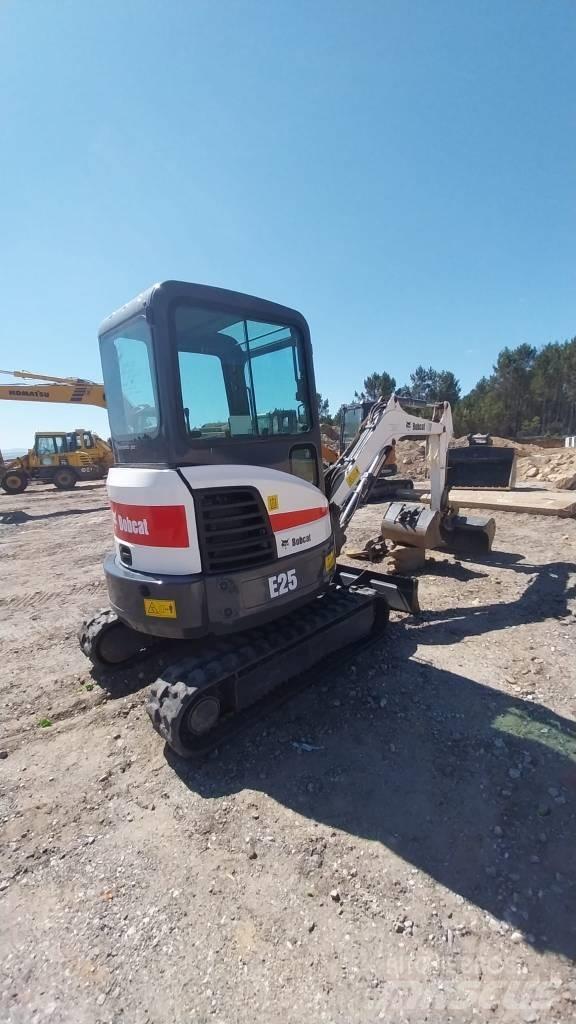 Bobcat E 25 Miniescavatori