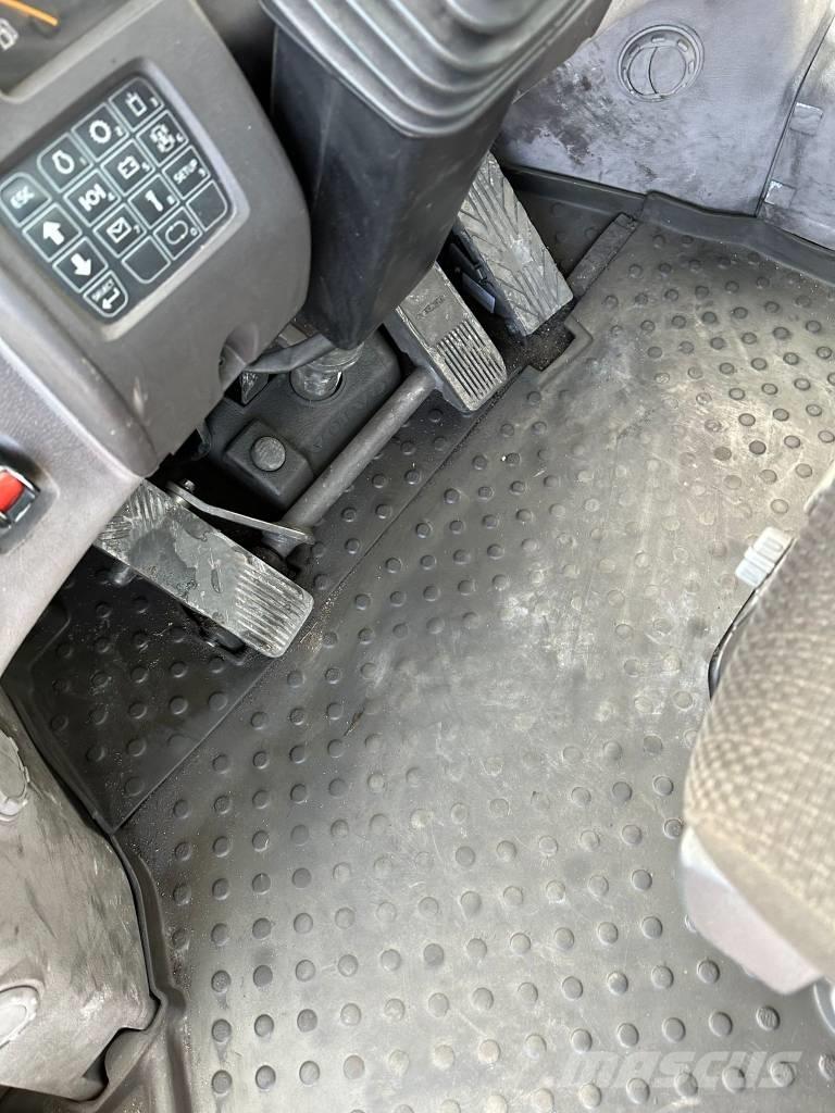 Volvo L180H Pale gommate