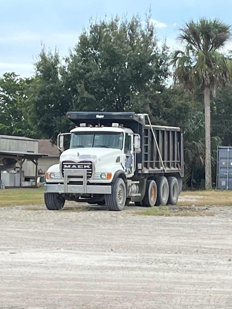 Mack Granite Camion ribaltabili