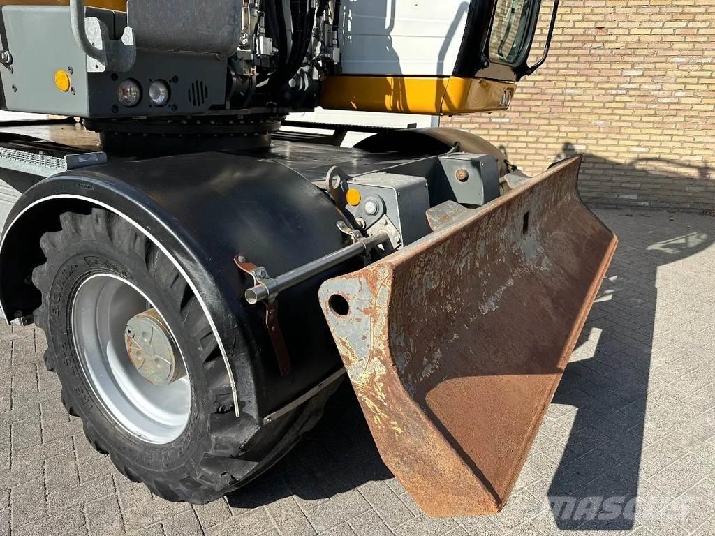 Liebherr A914 Escavatori gommati