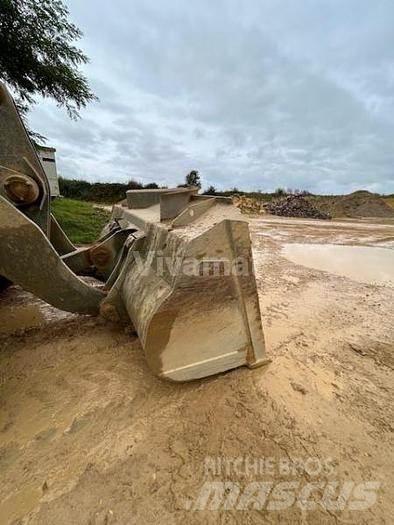 Doosan DL450 Pale gommate