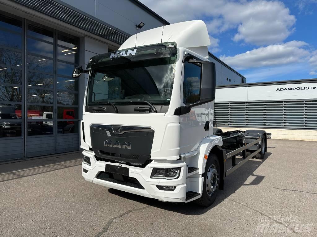 MAN TGM 18.290 Autocabinati