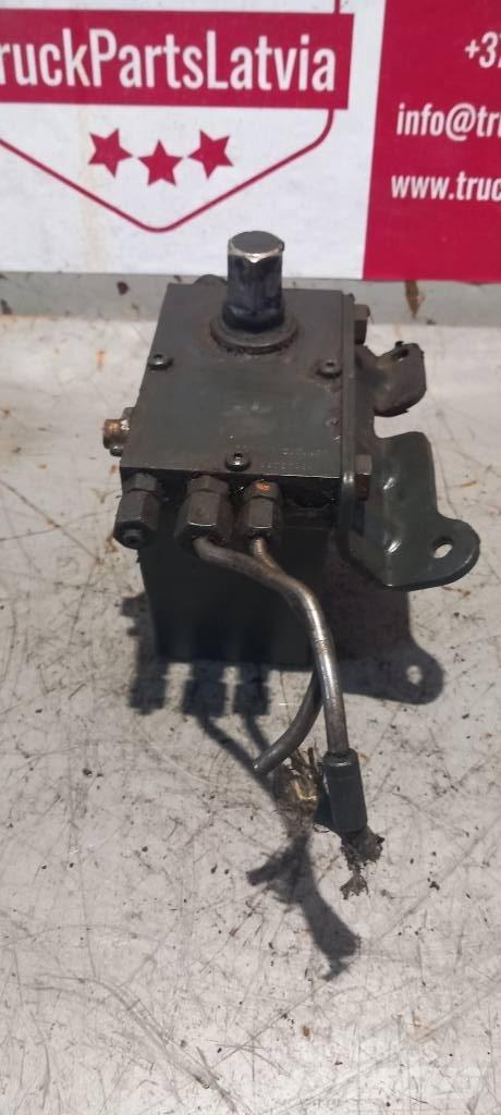 Scania R 440.    2204436 Componenti idrauliche