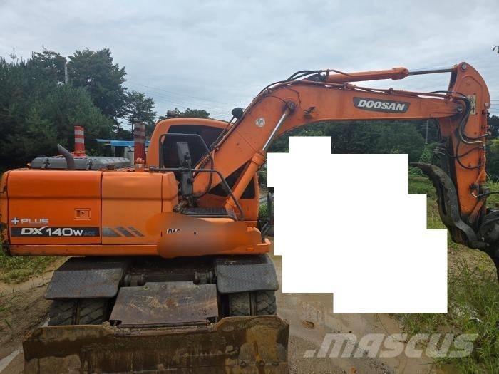 Doosan DX 140 W Escavatori gommati