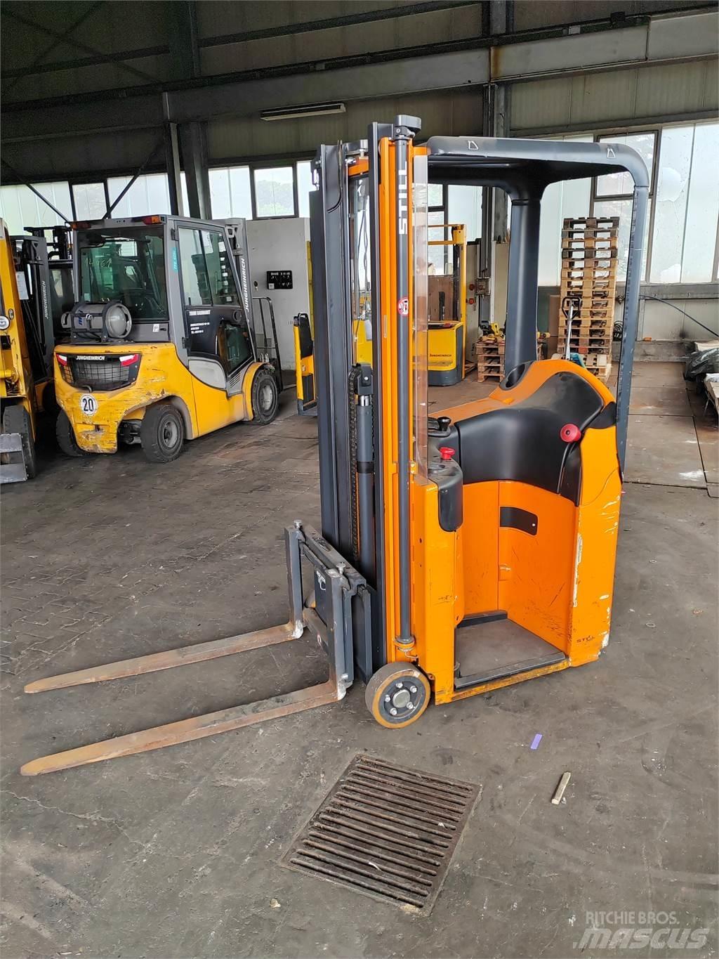 Still ESM10 Carrelli elevatori bassi a piattaforma