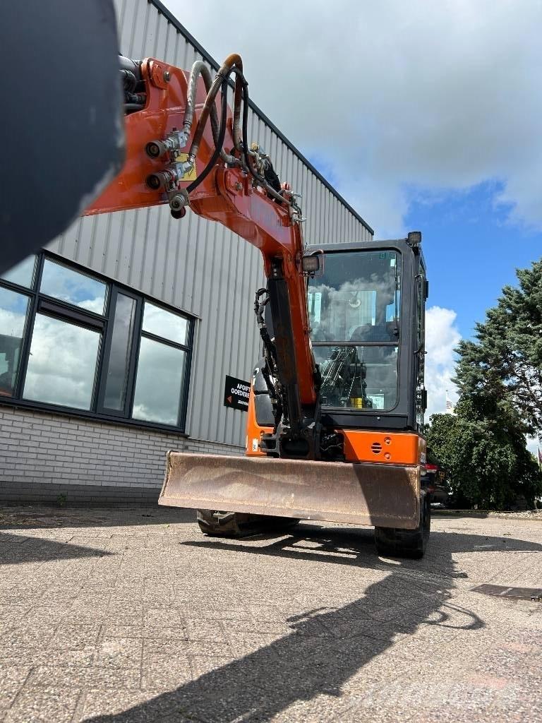 Hitachi ZX33U-6 Miniescavatori