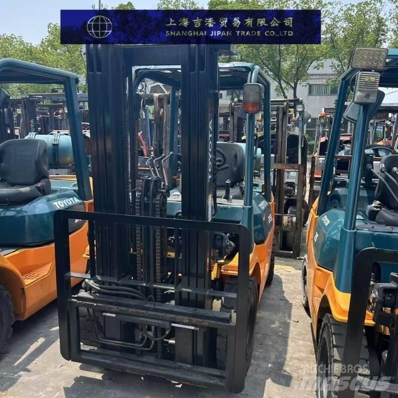 Toyota 25 Carrelli elevatori diesel