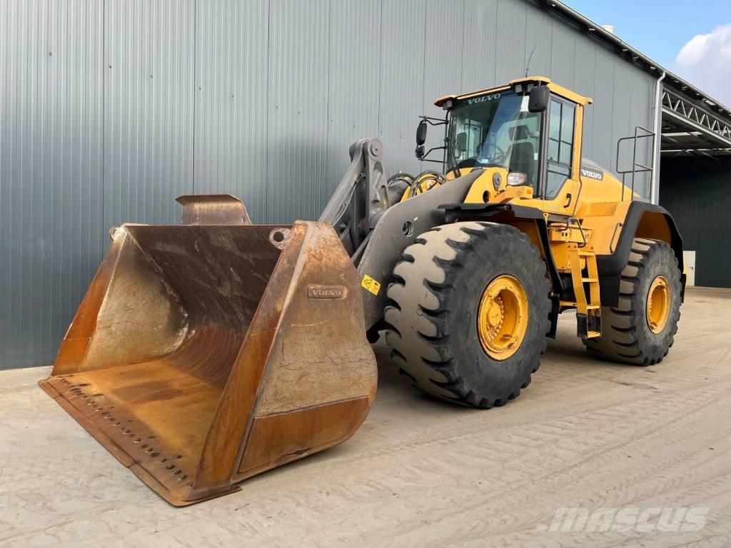 Volvo L220H Pale gommate