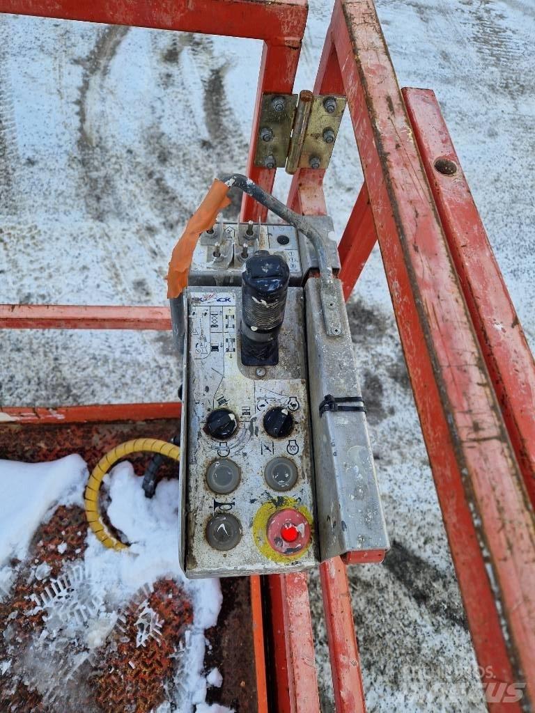 SkyJack SJ 6832 RT Piattaforme a pantografo